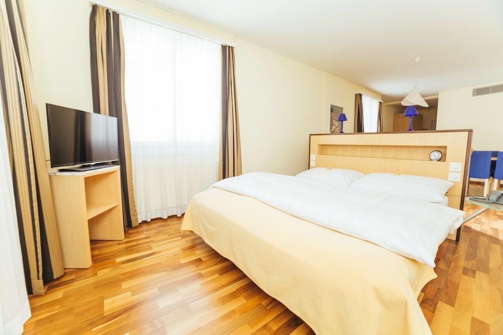 Royal Hotel - Urban Living Basel Ngoại thất bức ảnh