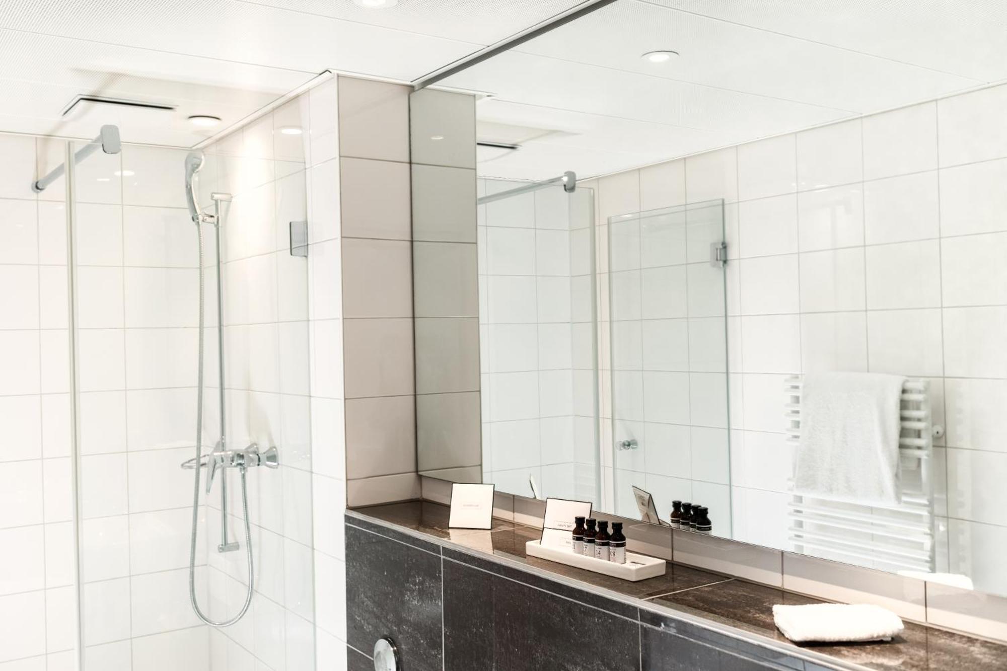 Royal Hotel - Urban Living Basel Ngoại thất bức ảnh