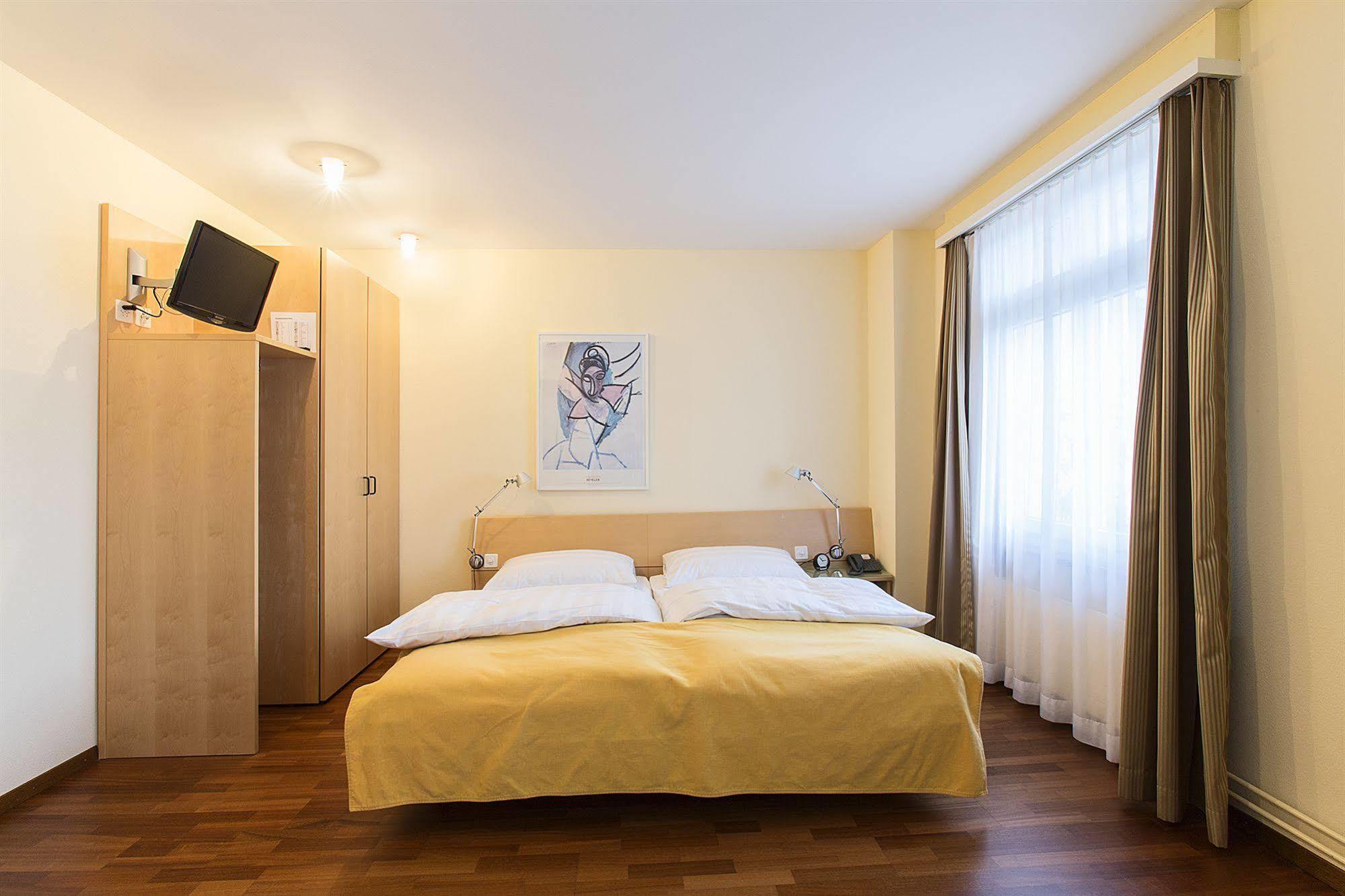 Royal Hotel - Urban Living Basel Ngoại thất bức ảnh
